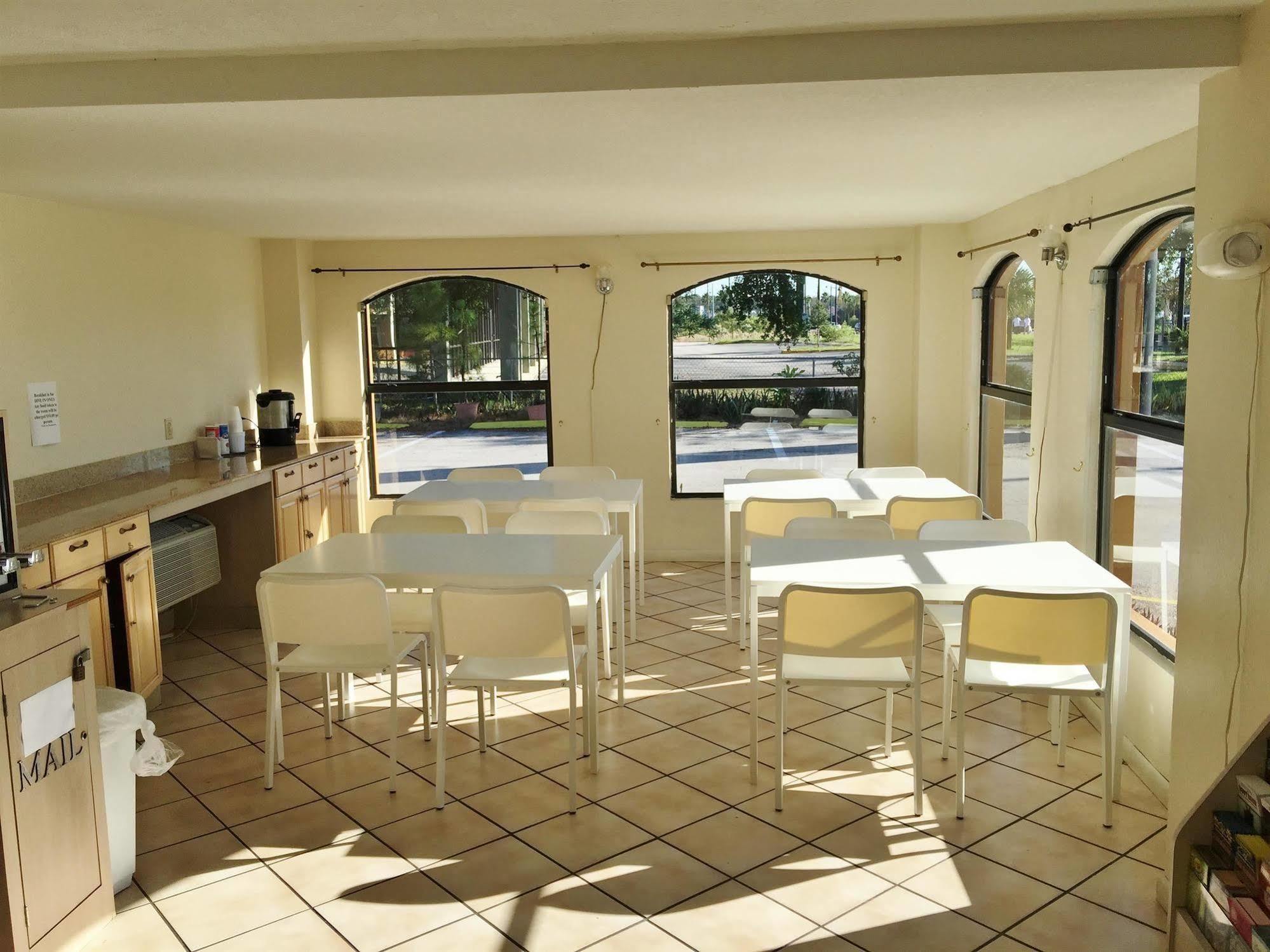 Country Hearth Inn- Kissimmee Luaran gambar